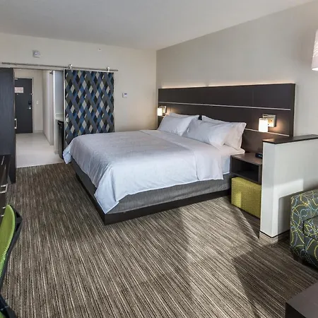 Holiday Inn Express & Suites - Saskatoon East - University By Ihg Exterior photo
