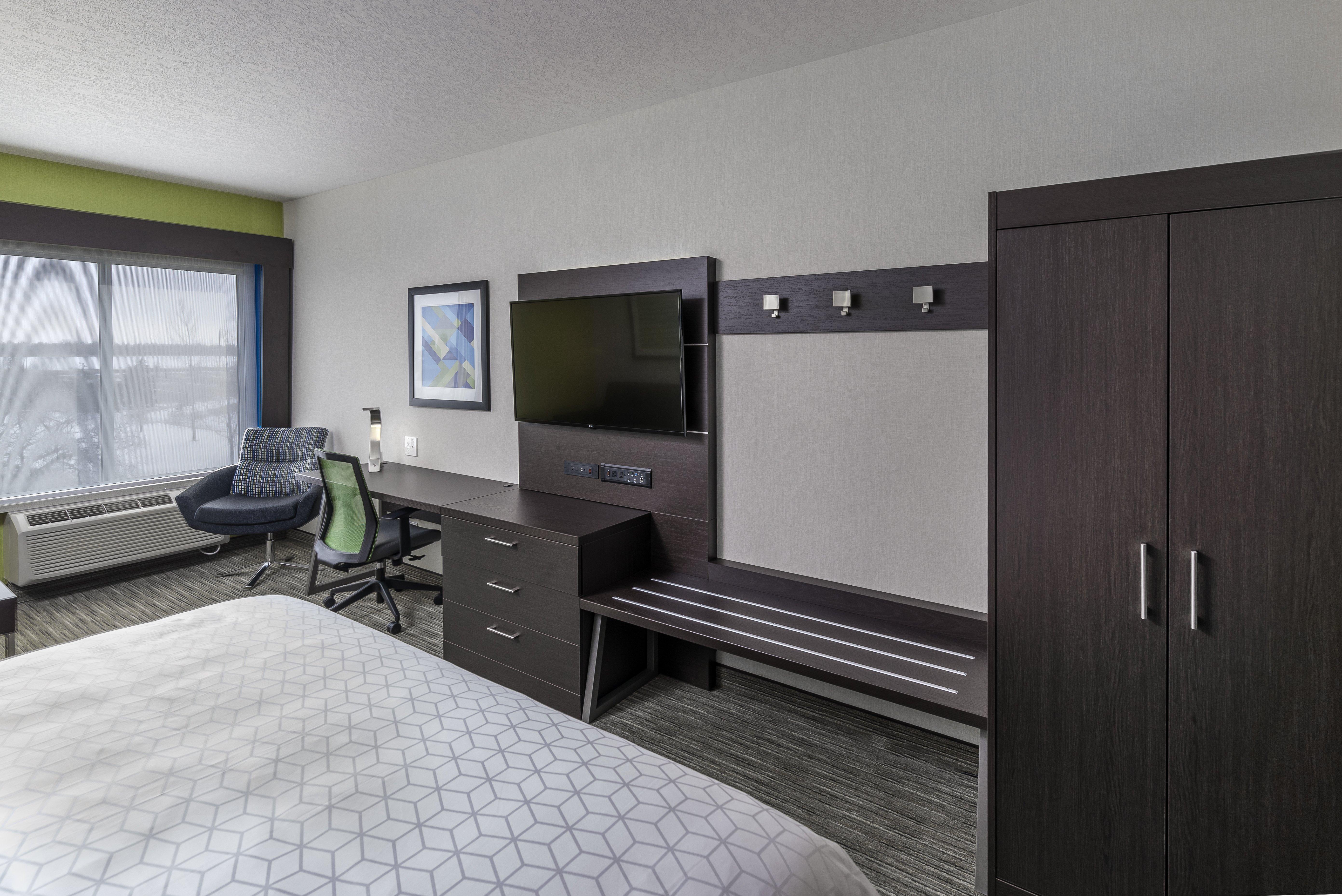Express & - East - By Ihg Hotel Saskatoon