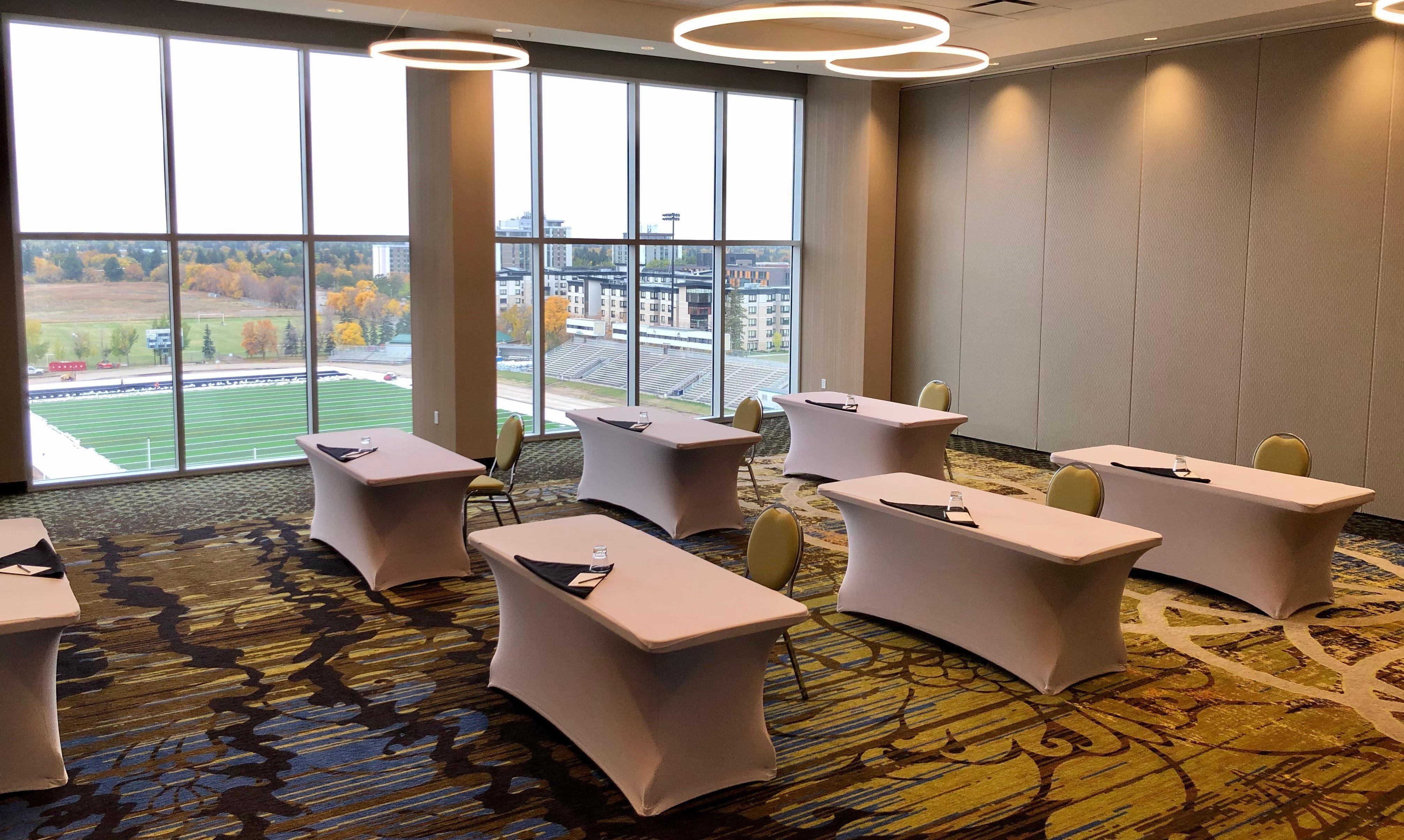 Express & - East - By Ihg Saskatoon