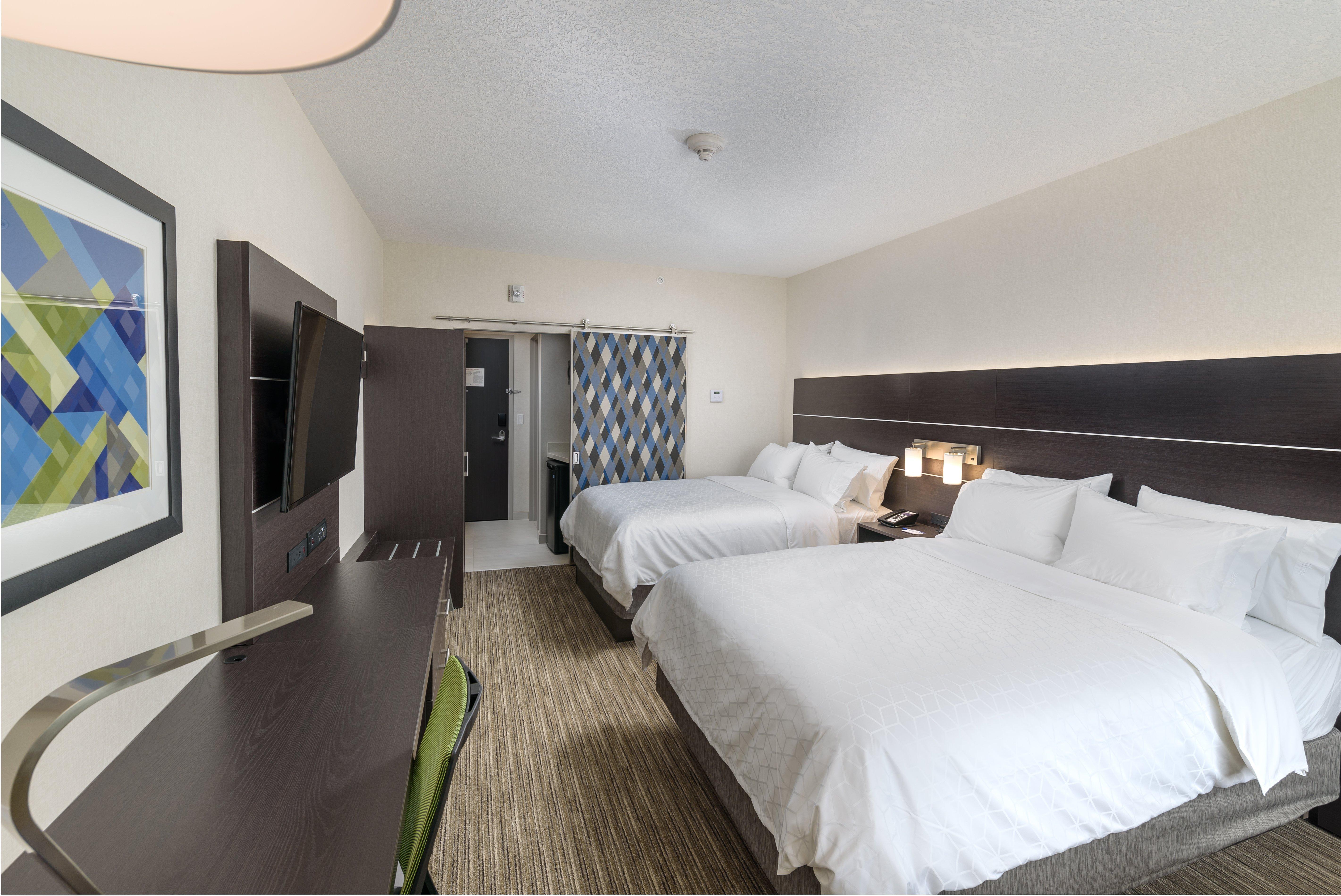 Express & - East - By Ihg Saskatoon
