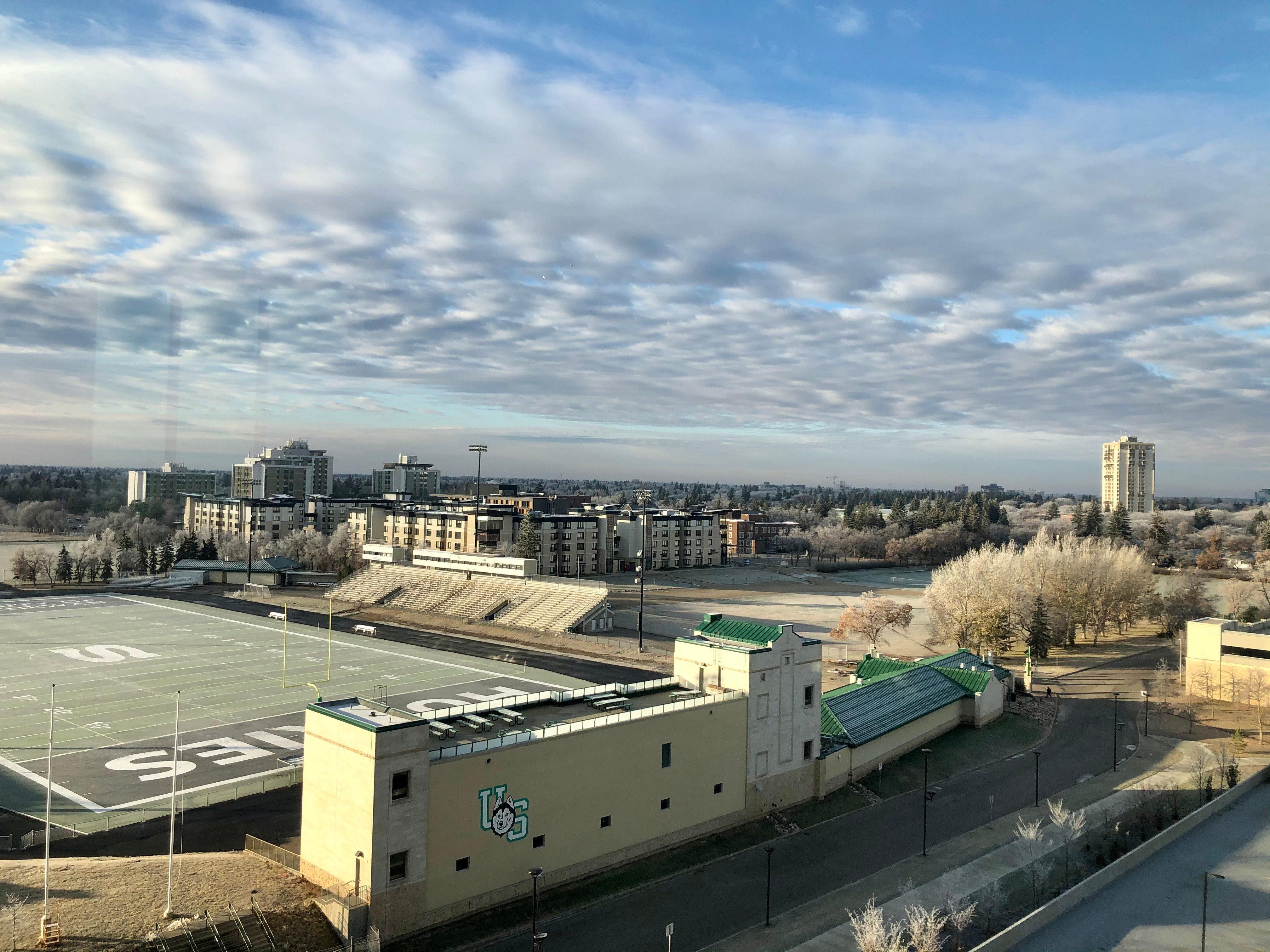 Express & - East - By Ihg Saskatoon
