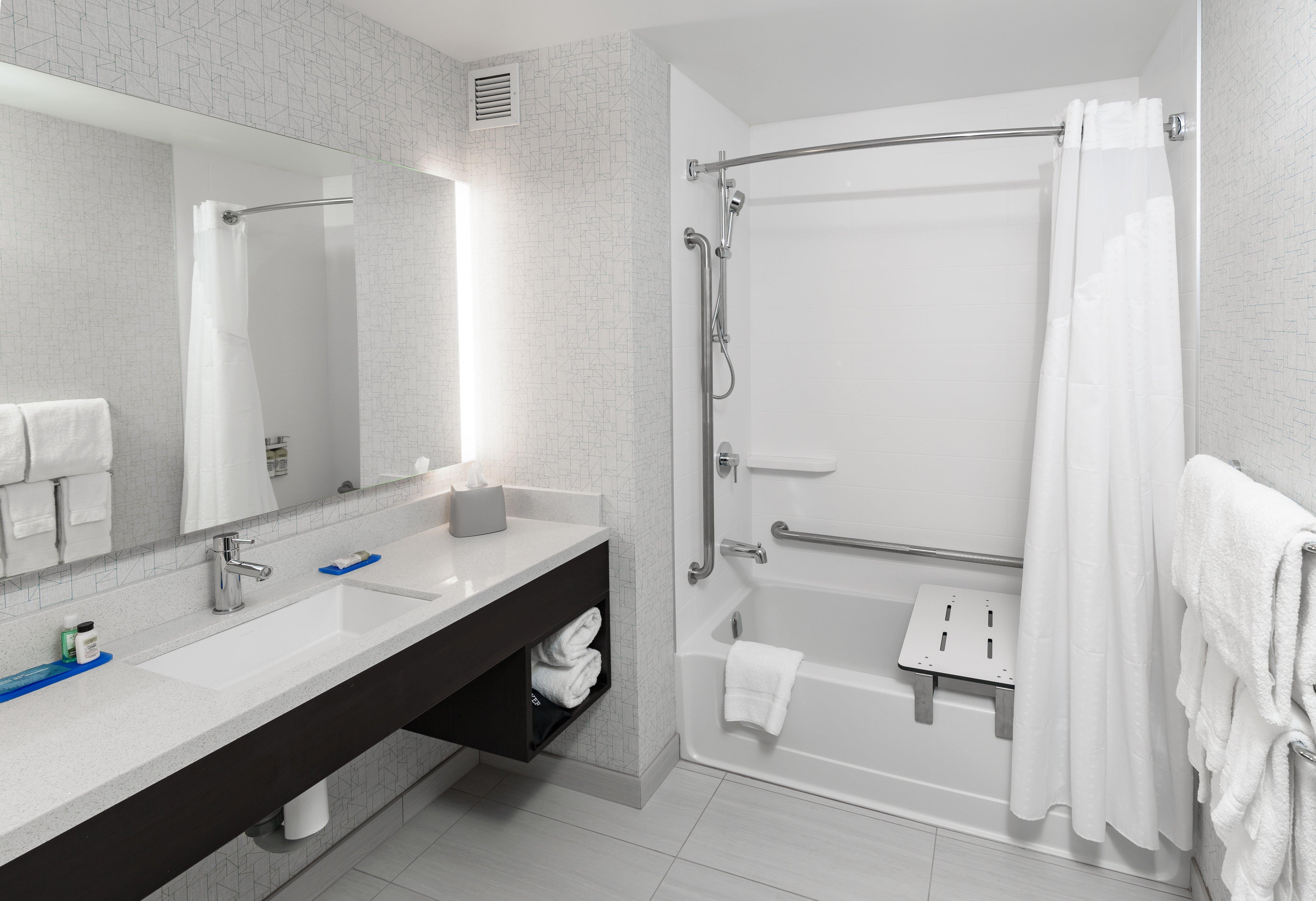Express & - East - By Ihg Hotel 3*